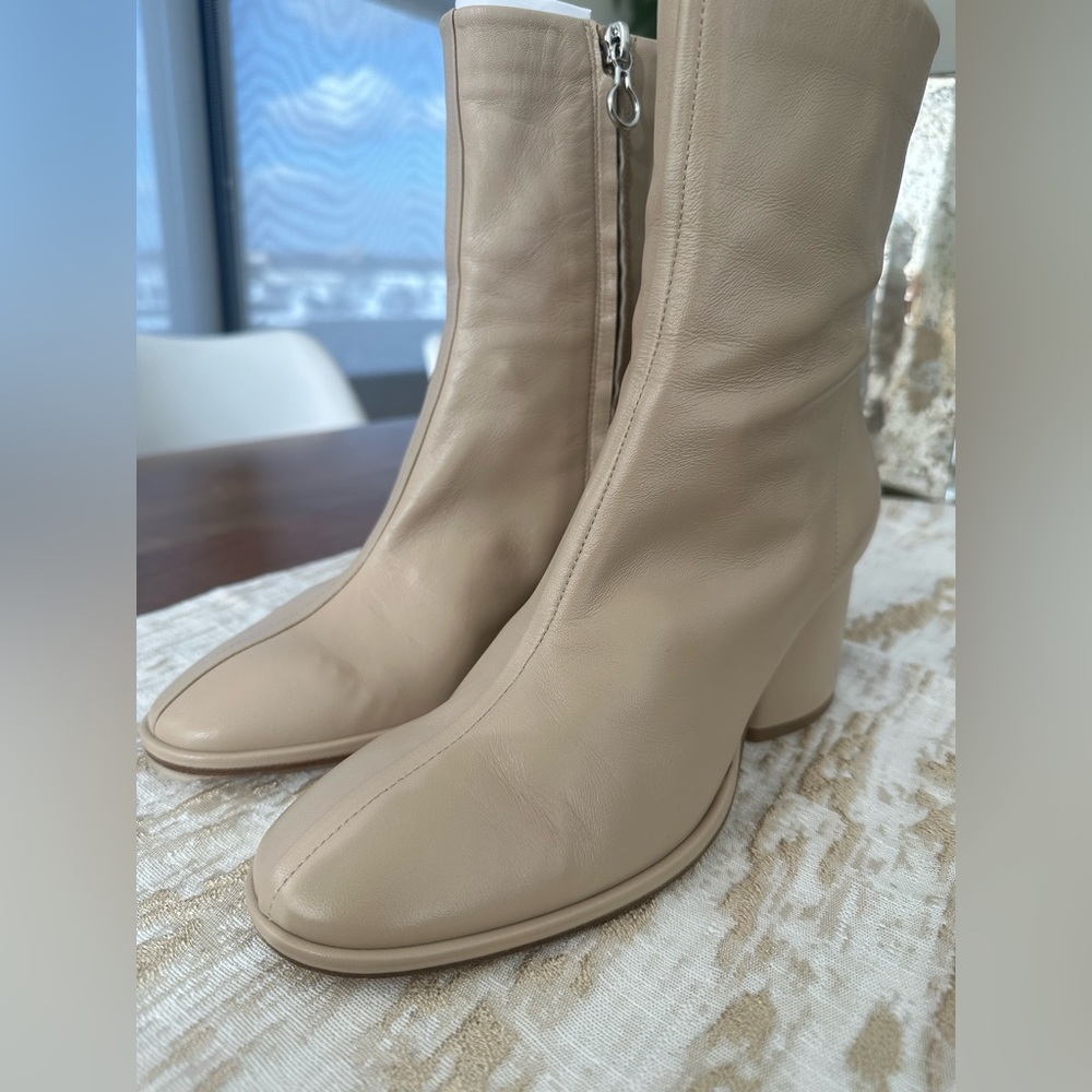 Aeyde Andreia Bootie in Clay